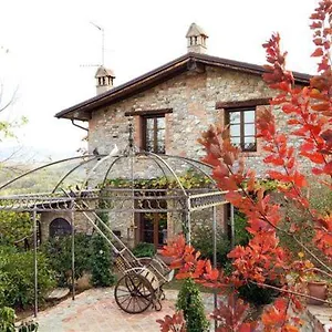 Casa di campagna Cascina La Buca, Castello di Serravalle